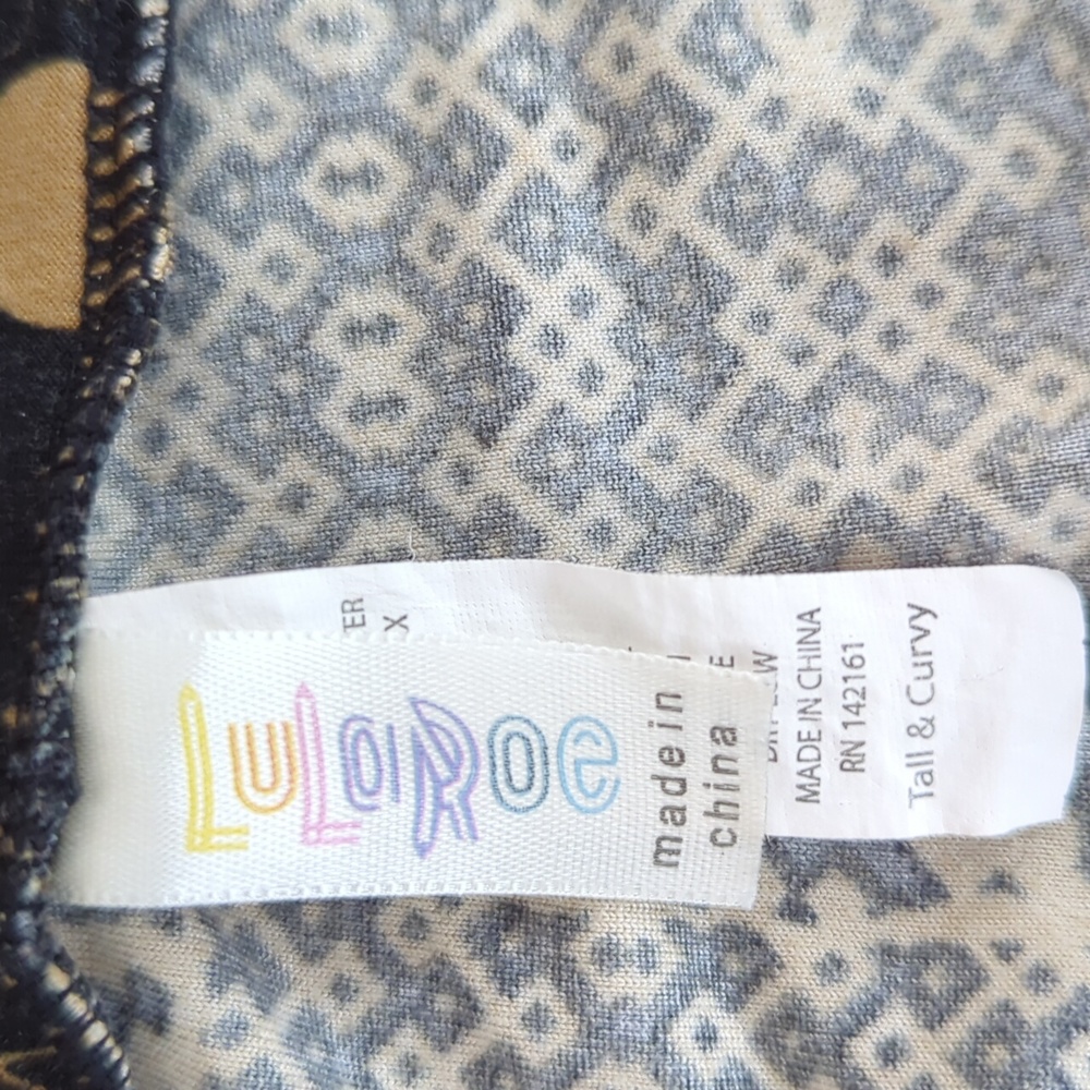 LuLaRoe Tall & Curvy Chevron Zig Zag Leggings - Picture 3 of 10